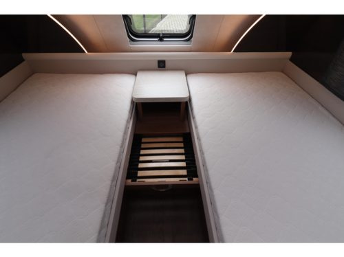 Hobby Excellent 495 UL Single bed/ Thule awning photo: 8