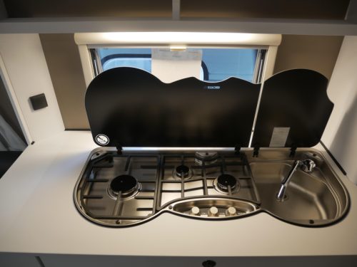 Dethleffs C'Go 475 FR FREE mover and awning photo: 4