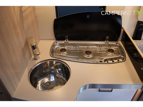 Laika KOSMO 509L 160hp Automatic | Single beds | Separate shower | LPG system | Solar panels | Bearlock | Awning | Roof fan photo: 12