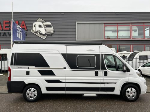 Adria Twin Supreme 600 SPB Anh&auml;ngerkupplung, Markise, Kamera Foto: 1