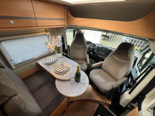 P&ouml;ssl Roadcruiser 640 CAMAS INDIVIDUALES 163cv BOLA DE REMOLQUE C&Aacute;MARA foto: 1