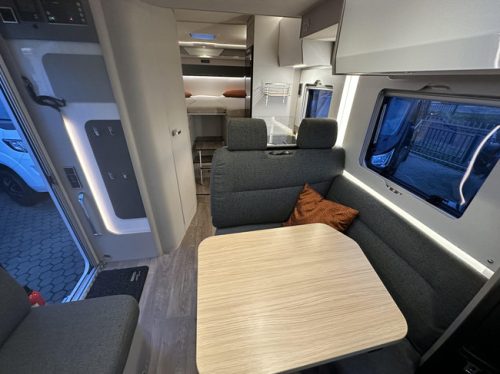Hymer Tramp S 585 POP-TOP ROOF + SINGLE BEDS photo: 3