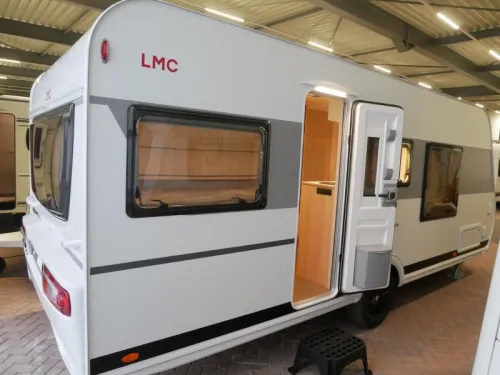 LMC Style 450 D now with FREE mover photo: 1