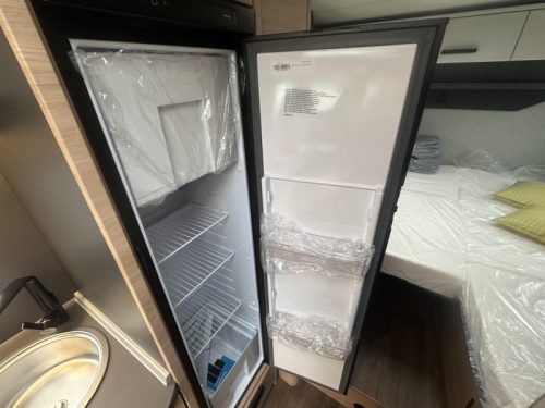 Knaus L!ve Ti 650 MEG Unique low single beds photo: 13