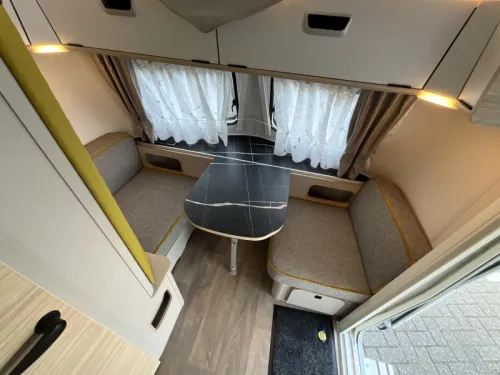 Eriba Touring Urban 540 Markise-Rangierhilfe-Hubdach Foto: 3