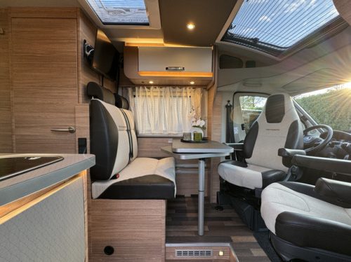 Weinsberg CaraCompact Pepper Edition 600 MEG 140 pk Automaat 9-Traps Euro 6 Fiat Ducato 8 **Enkele bedden/Fietsendrager/Satelliet/Smart TV photo: 1