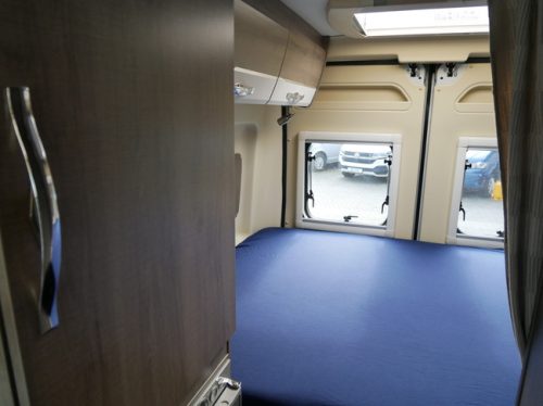 Bavaria V600G, 6 Meter Van conversion, Transverse bed!! photo: 16