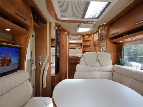 Carthago Chic C-Line II I 4.9 LE automatic - without pop-up bed photo: 2