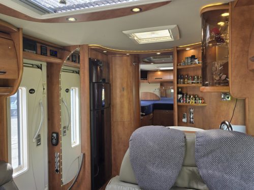 Carthago CHIC C-LINE I XL 5.5 LE 3.0 177 HP FULL OPTIONS !! LONG BEDS PULL-DOWN BED LEVEL SYSTEM 4 SOLAR PANELS 2x 200AH LITHIUM BATTERIES TV photo: 12