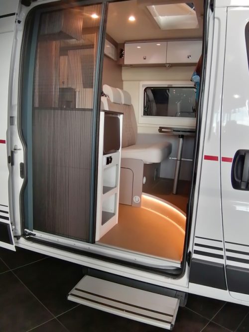 B&uuml;rstner Travel Van photo : 8