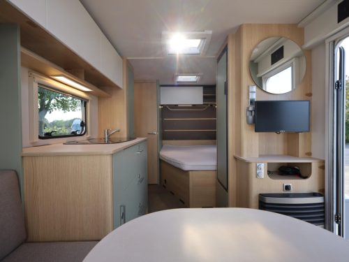 LMC Style 440 D mover | awning | awning photo: 4