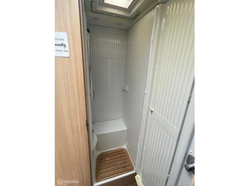 Sunlight T67 Single beds and Pop-top roof photo: 15