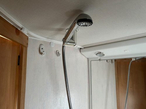 Fiat Ducato 230 Weinsberg Komet | Toldo de cassette | Portabicicletas | Bola de remolque desmontable | Cama de capuchina | Asientos de tren foto: 23