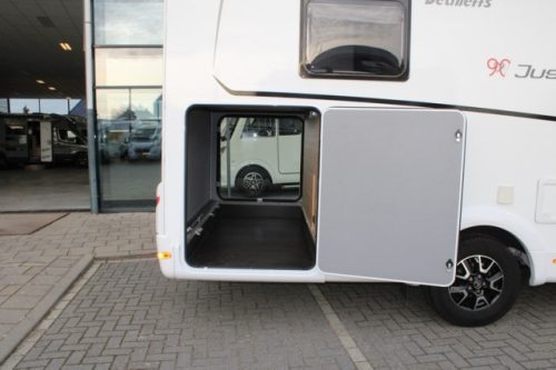 Dethleffs 7052 DBM Just 90 Queenbed + Hubdach ger&auml;umige Garage (94 Foto: 10