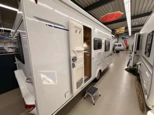 Caravelair Antares Style 450 Awning+mover+awning photo: 3