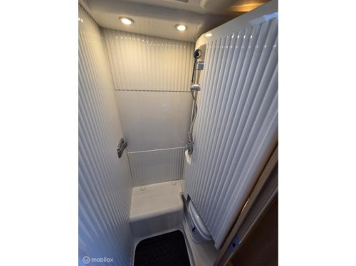 Dethleffs TREND T 6857 &acirc;Automaat-131PK-Queensbed-Euro-5&acirc; foto: 21