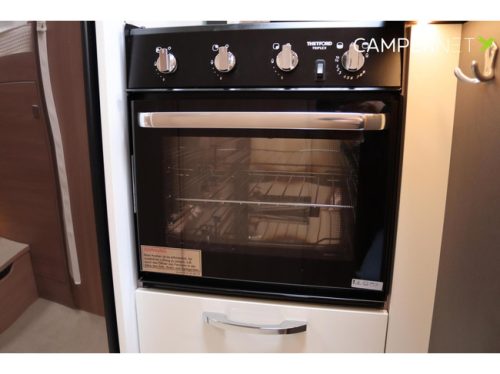 B&uuml;rstner Lyseo Harmony Line 140cv Autom&aacute;tico | &iexcl;Suelo plano! | Camas individuales | Horno | Suspensi&oacute;n neum&aacute;tica | Toldo | Garaje grande | Panel solar | Co foto: 13
