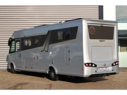 Frankia Platin 8400 QD Mercedes Automaat 190PK Foto: 3