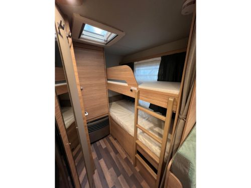 Weinsberg CaraOne 550 QDK Mover, Markise, Vorzelt Foto: 2