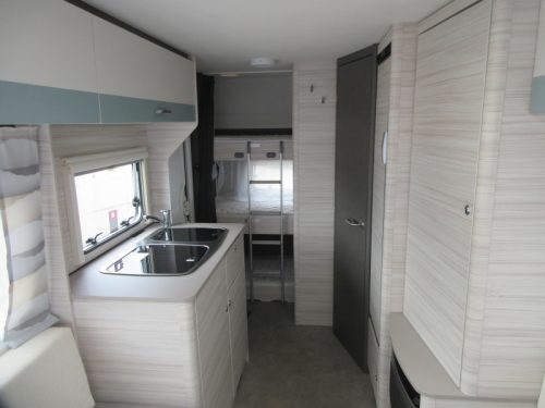 Dethleffs C'Joy 480 QLK FAMILIENWOHNWAGEN, VORZELT Foto: 3