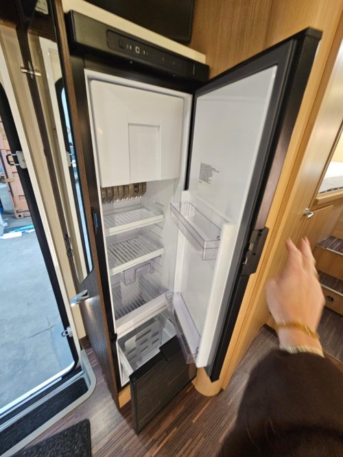 MC LOUIS SOVEREIGN 473 | single beds + pop-top roof photo: 11