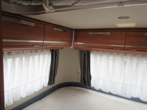 Eriba Touring 310 SEHR KOMPAKT, MIT HUBDACH Foto: 6