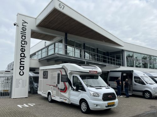 Challenger Graphite 348 QUEENSBED+HEFBED AUTOMAAT 170PK Foto: 0