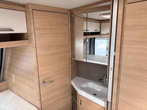 Knaus Sudwind Black Selection 450 FU photo: 7