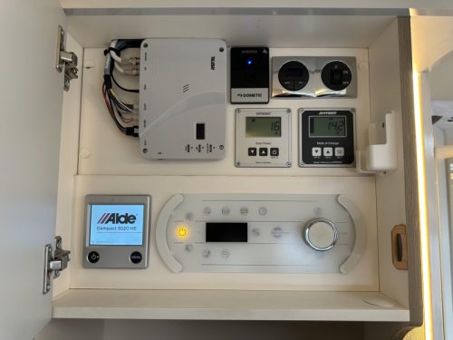 B&uuml;rstner Elegance 910 G E&P Mercedes ALDE Airco  photo: 14