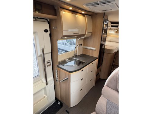 Carthago C-Tourer T 143 LE -300 Ah-Automatik-Klimaanlage Foto: 8