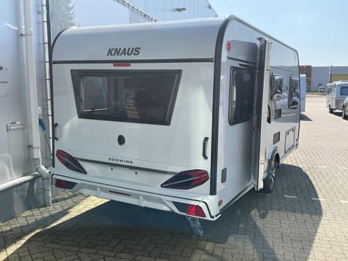 Knaus Sudwind Black Selection 460 EU MOVER-FRONT WINDOW-FLOOR HEATING photo: 2