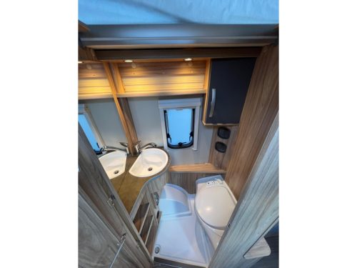 Eriba Feeling 442 mover, awning, single beds  photo: 15