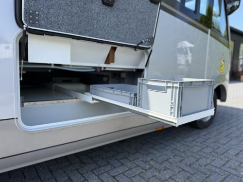 Carthago Liner For Two 53 L U-shaped dinette - Full accessories photo: 8