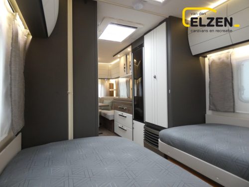 Hobby Excellent Edition 540 UL Mover, awning, bike rack. photo: 20