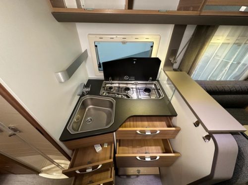 Adria Coral Axess 670 SL photo: 8