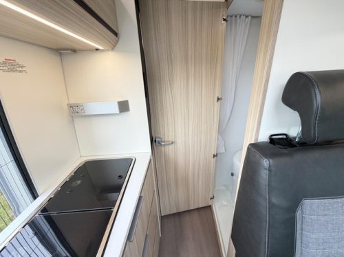 Adria Twin Plus 600 Solar / 2 year warranty / BARGAIN! photo: 8
