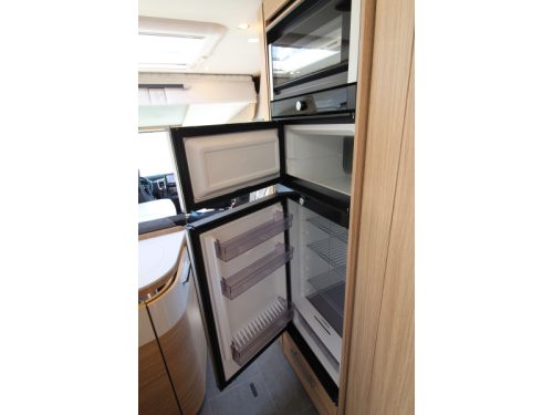 Niesmann+Bischoff Arto 77 E Single beds + Pop-top roof  photo: 28