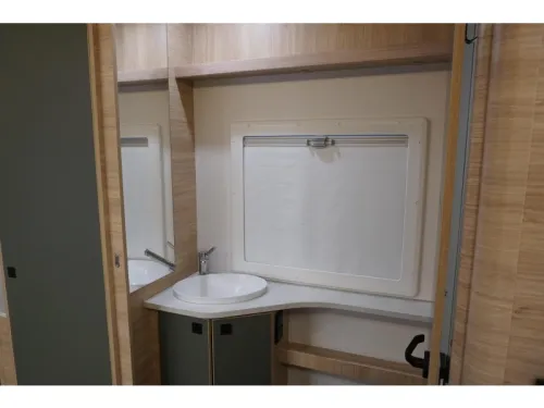 Caravelair Exclusive Line 475 Combi 6E heating photo: 12