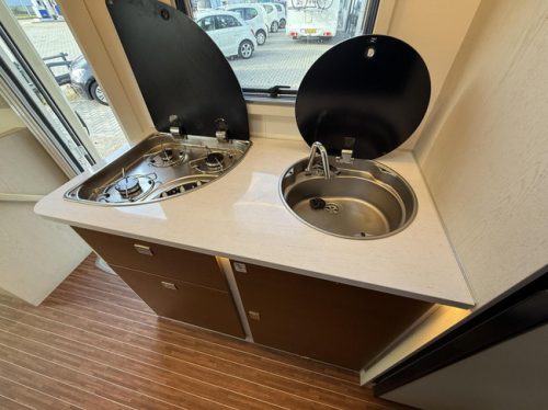 Rimor Seal 9 Alcove with 7 berths family camper photo: 18