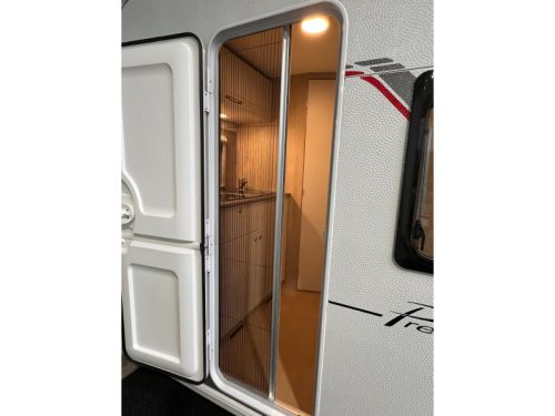 B&uuml;rstner Premio Life 425 TS mover, awning, tent photo: 8