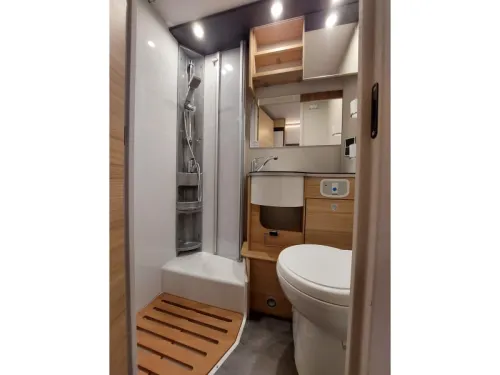 Dethleffs Globebus T 6 GT Automatik/L&auml;ngsbetten/TV Foto: 16