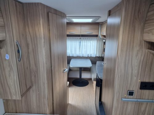 Eriba Nova Light 470 Single beds - Awning photo: 2