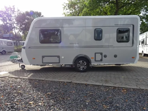 Eriba Novaline 470 ab &acirc;&not; 31.940,- Rangierhilfe-Aktion  Foto: 1