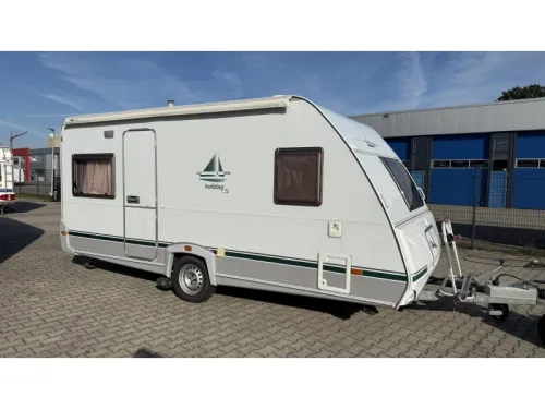 Eifelland Holiday 465 TF French bed dinette toilet photo: 0