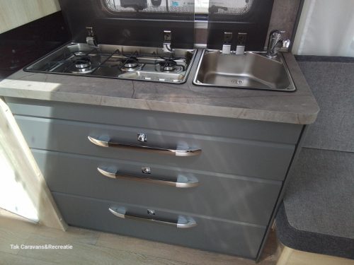 Hobby De Luxe 495 WFB mit separater Dusche und WC Foto: 5