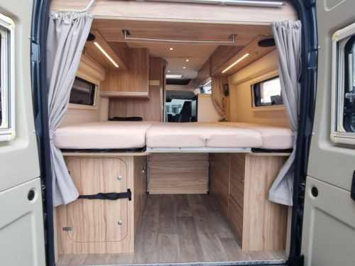 Hymer Yellowstone 640 Automaat 180 PK Foto: 14
