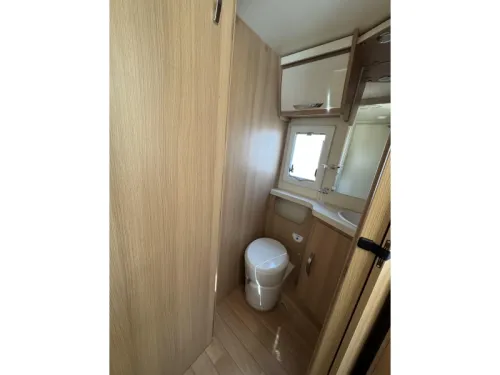 Forster T 741 EB 5 Personen|Alpine Navi|2 Klimaanlagen Foto: 17