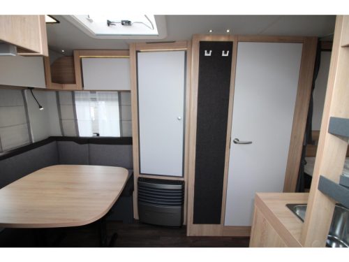 Knaus Sport 500 EU Camas individuales y asientos redondos foto: 6