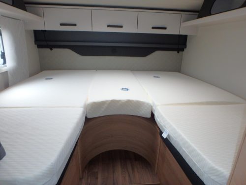 Knaus L!ve Ti 650 MEG Offer Camper Rental photo: 22