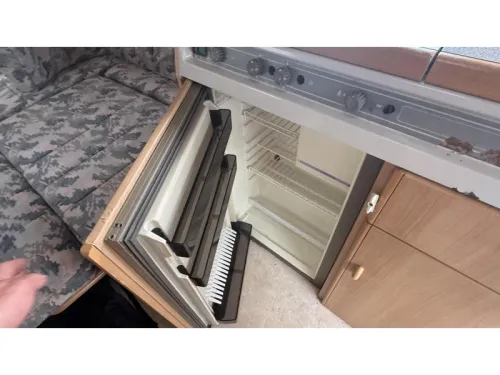 Adria Optima 425 TK 2x groupe assise toilette fixe photo : 4